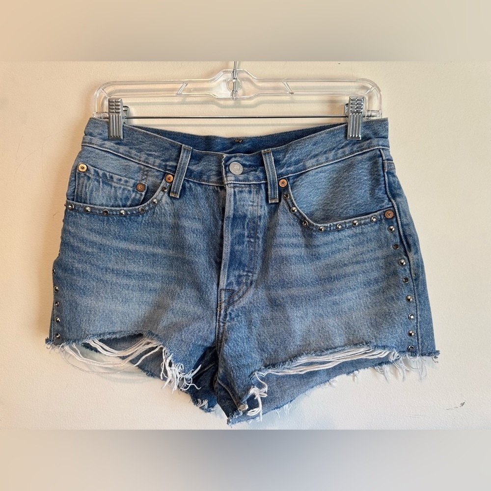 Levi’s 501 Embellished Distressed Cutoff Denim Shorts Size 26‎